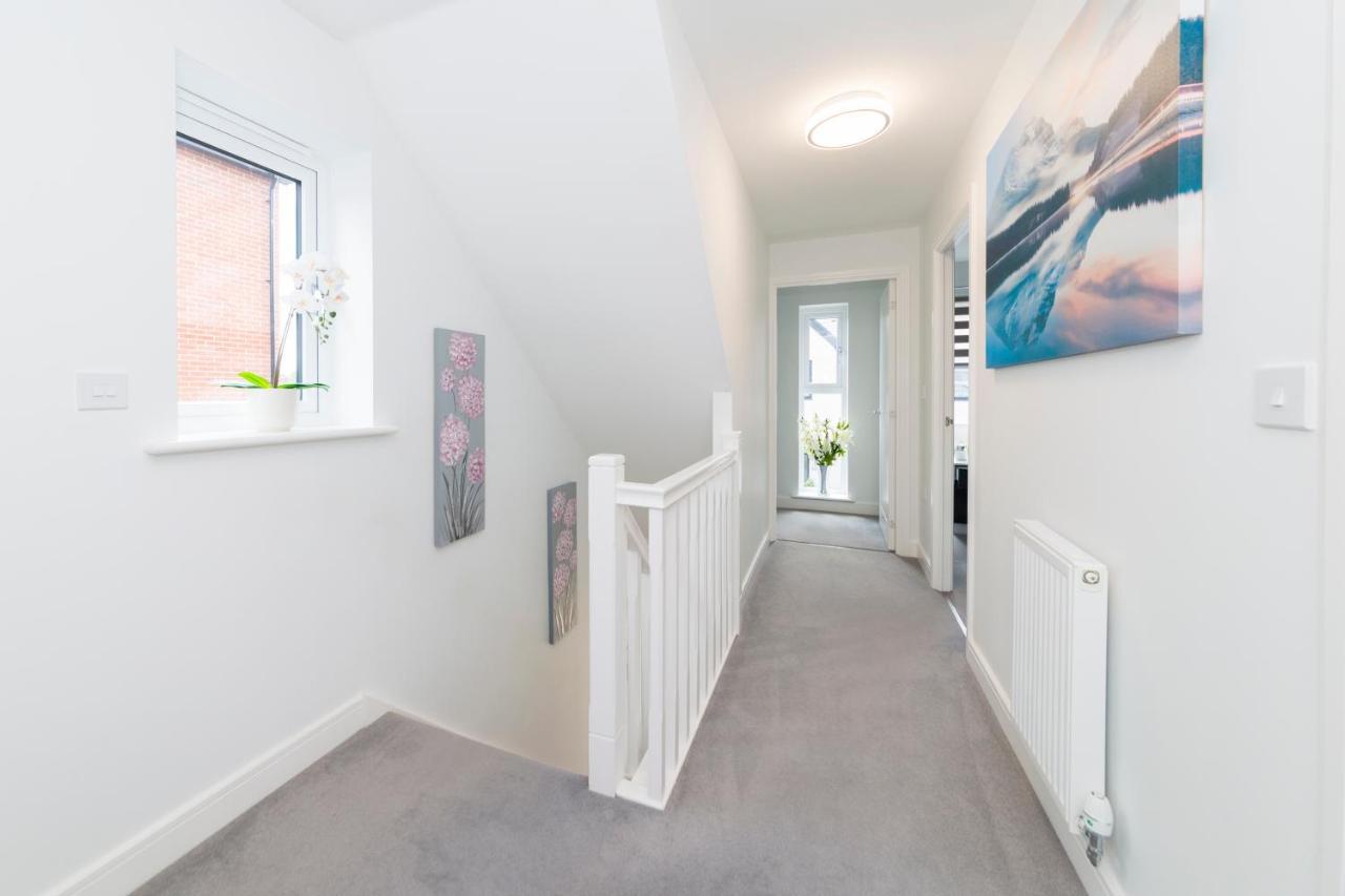 Greenfield Modern 3Br Home - Southcote Lane , Reading Bagian luar foto