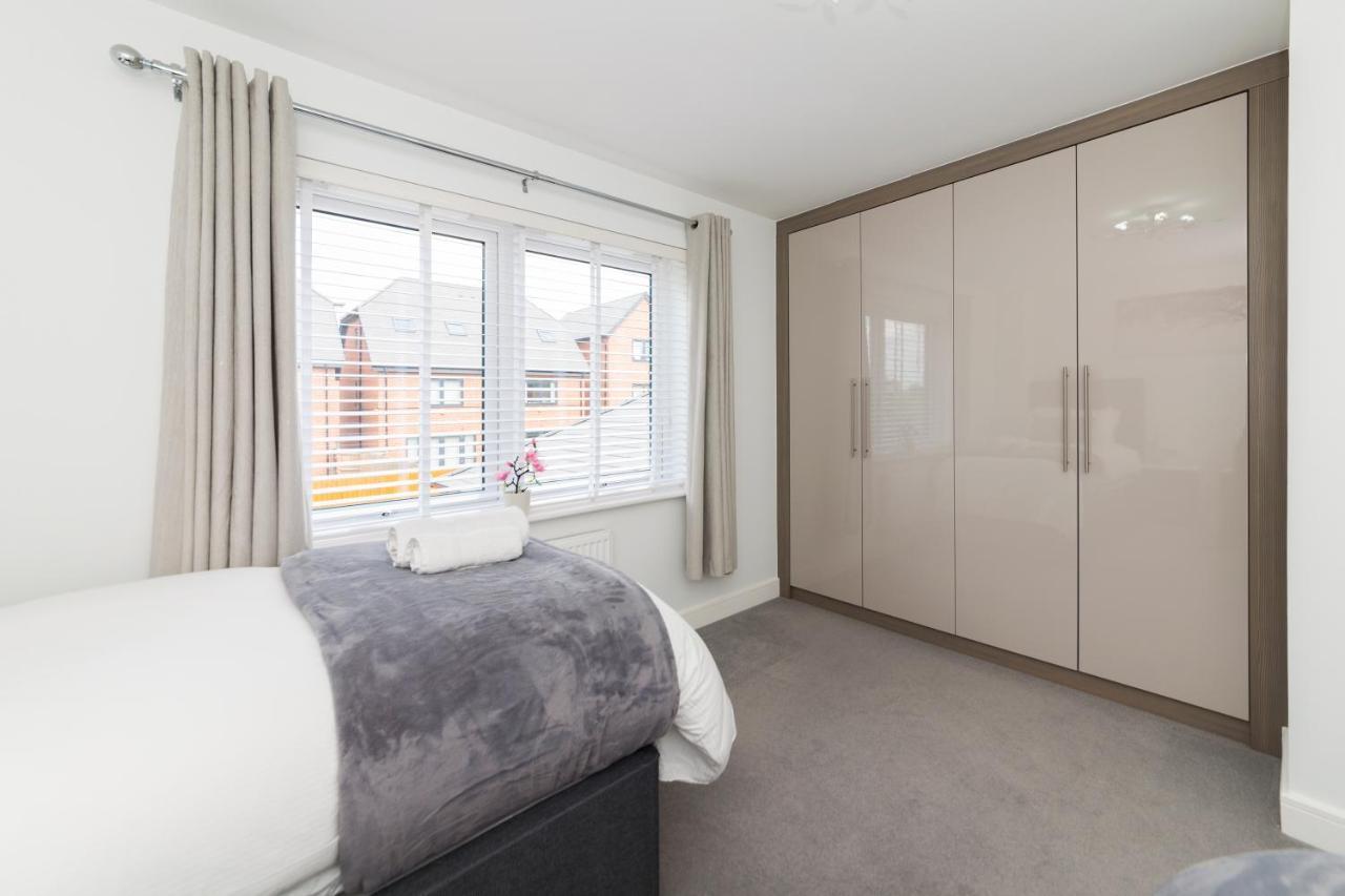 Greenfield Modern 3Br Home - Southcote Lane , Reading Bagian luar foto