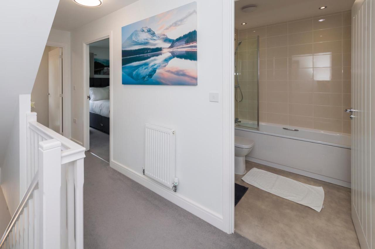 Greenfield Modern 3Br Home - Southcote Lane , Reading Bagian luar foto