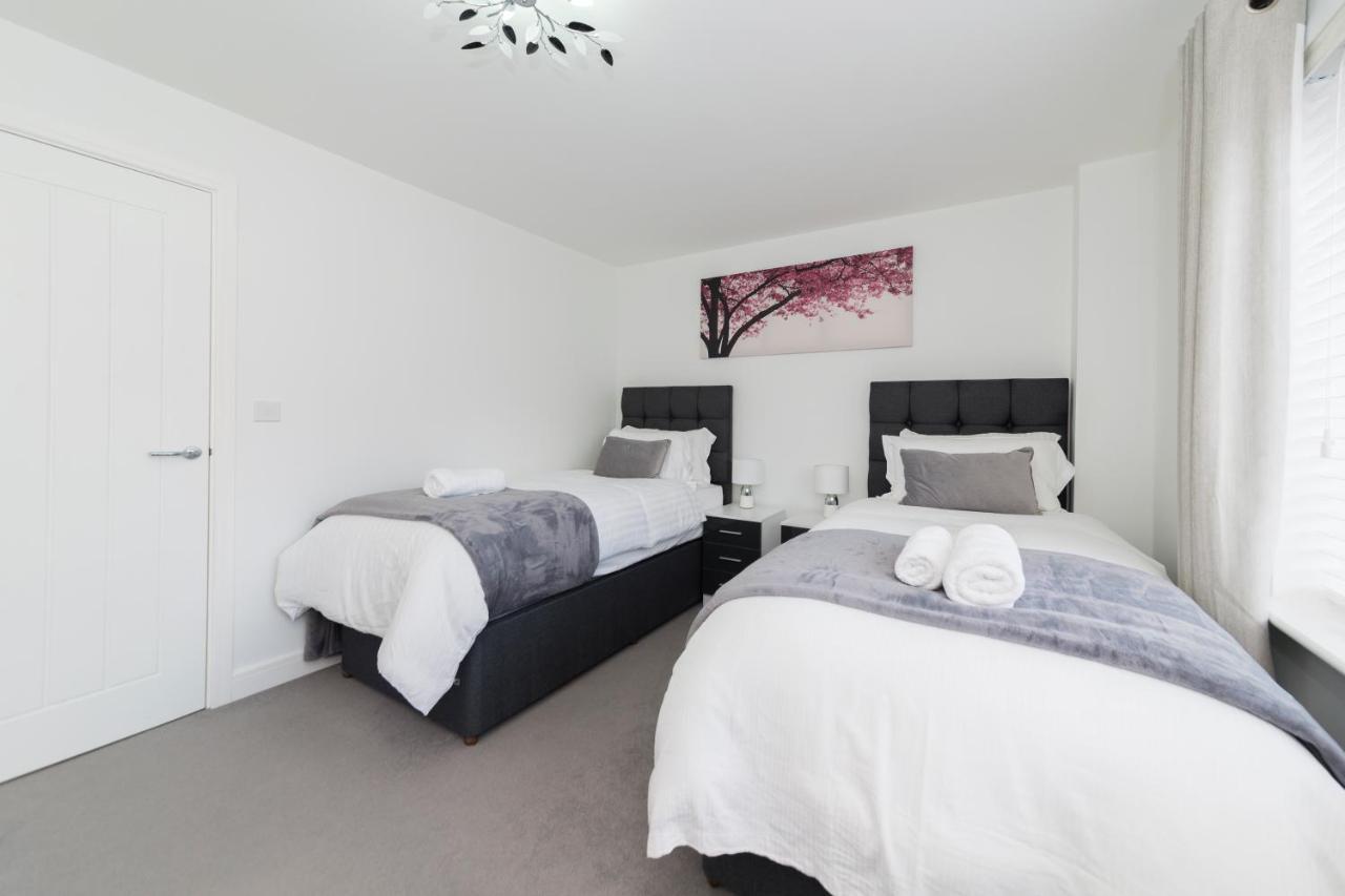 Greenfield Modern 3Br Home - Southcote Lane , Reading Bagian luar foto