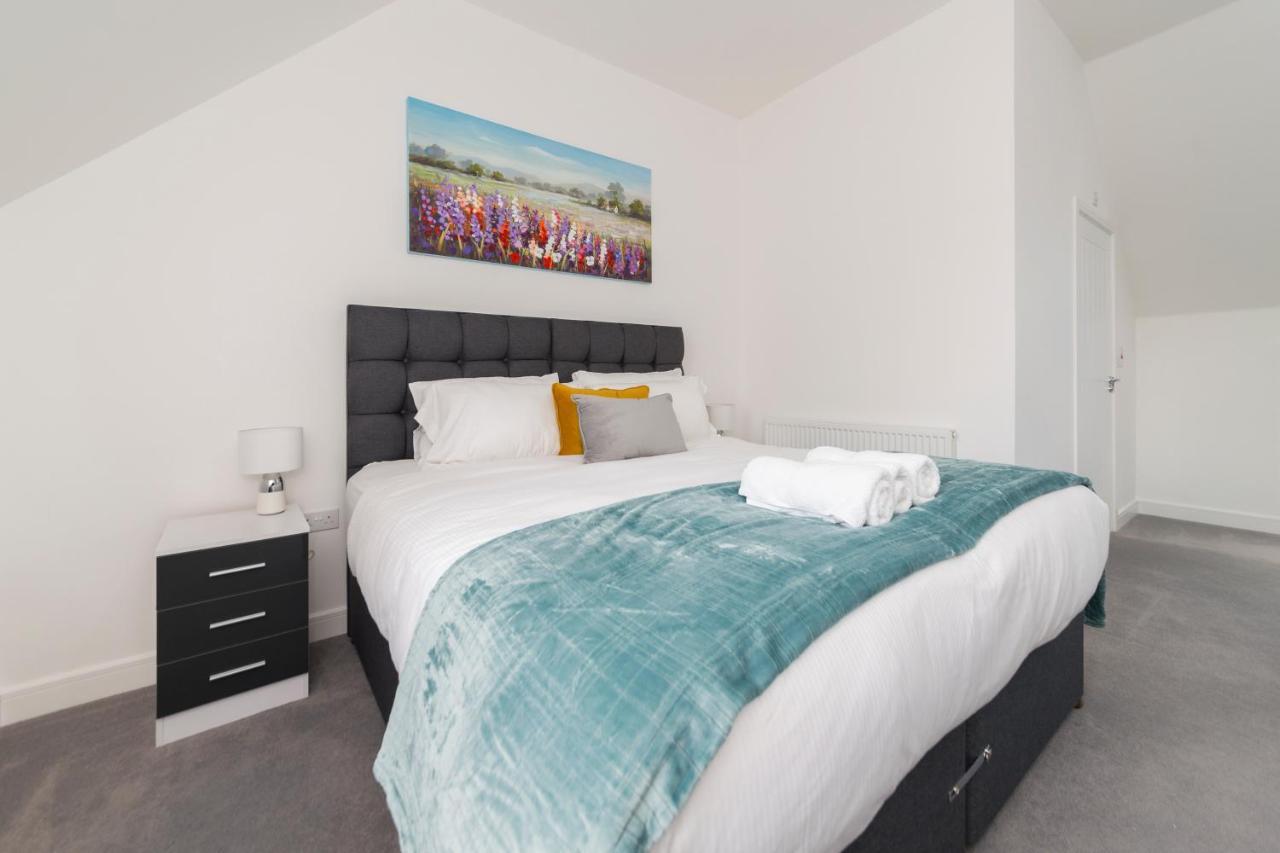 Greenfield Modern 3Br Home - Southcote Lane , Reading Bagian luar foto